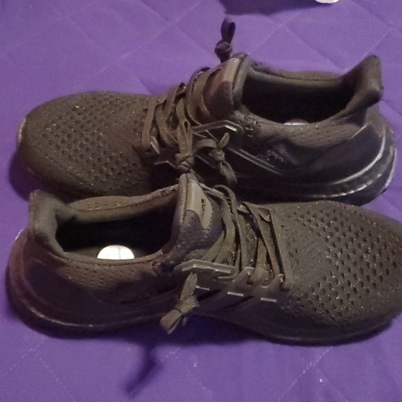 Black Adidas Ultra Boost in perfect condition - Picture 5 of 6
